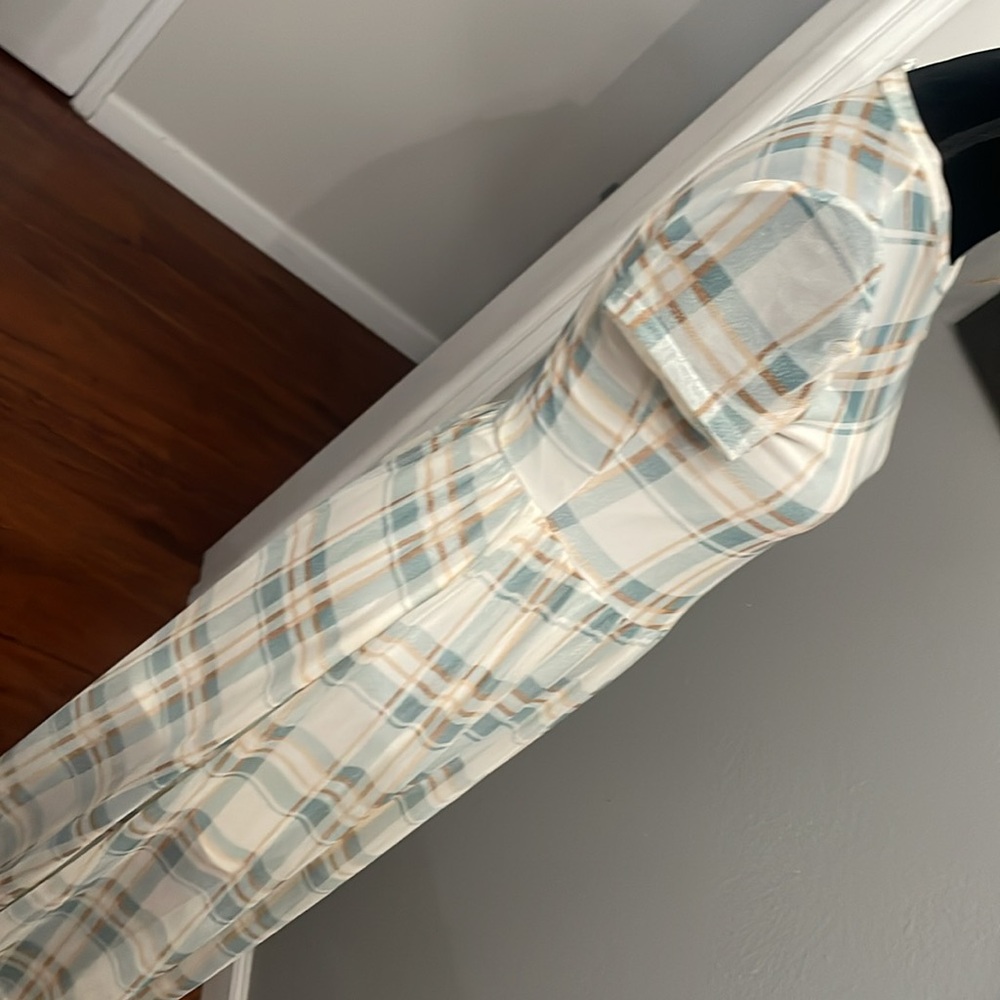 Mix 3 ITEMS fOR $9 Plaid Green and Tan Cream Short Sleeve Dress - Picture 3 of 11